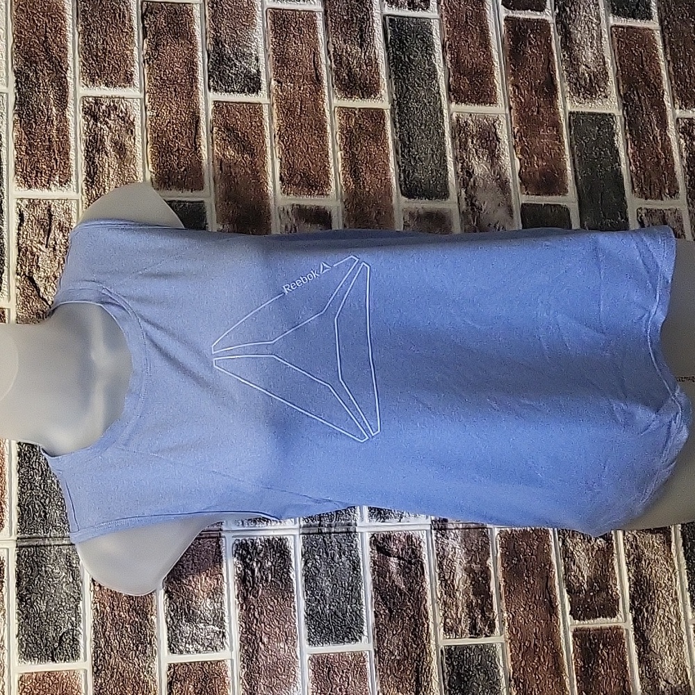Reebok sleevless workout shirt blue LG